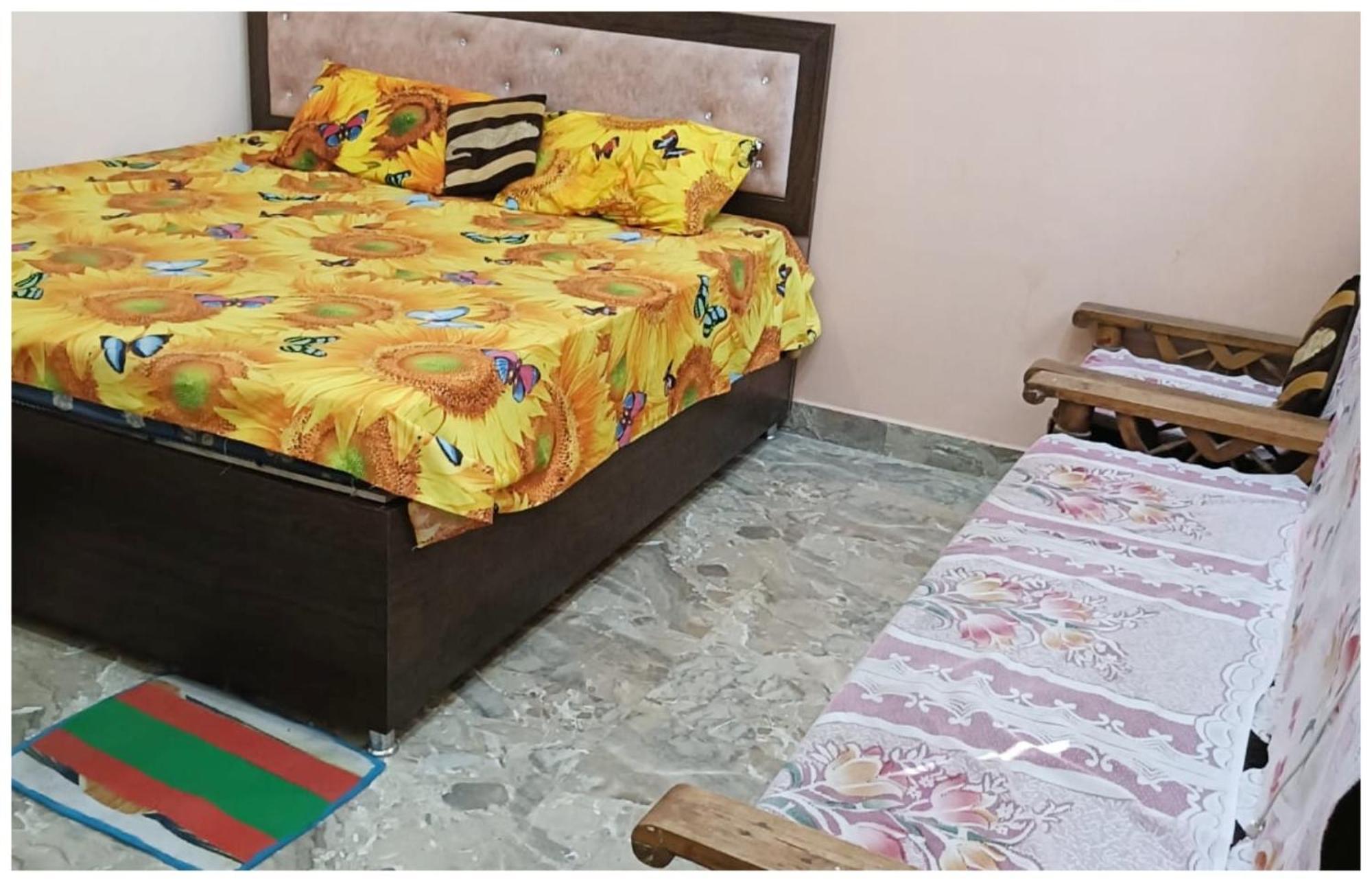 Hotel Aparna Grand Near Ram Janam Bhoomi And Temple - Fully Air Conditioned - Free Wifi Available - Best Budget Hotel In Ayodhya Exterior photo
